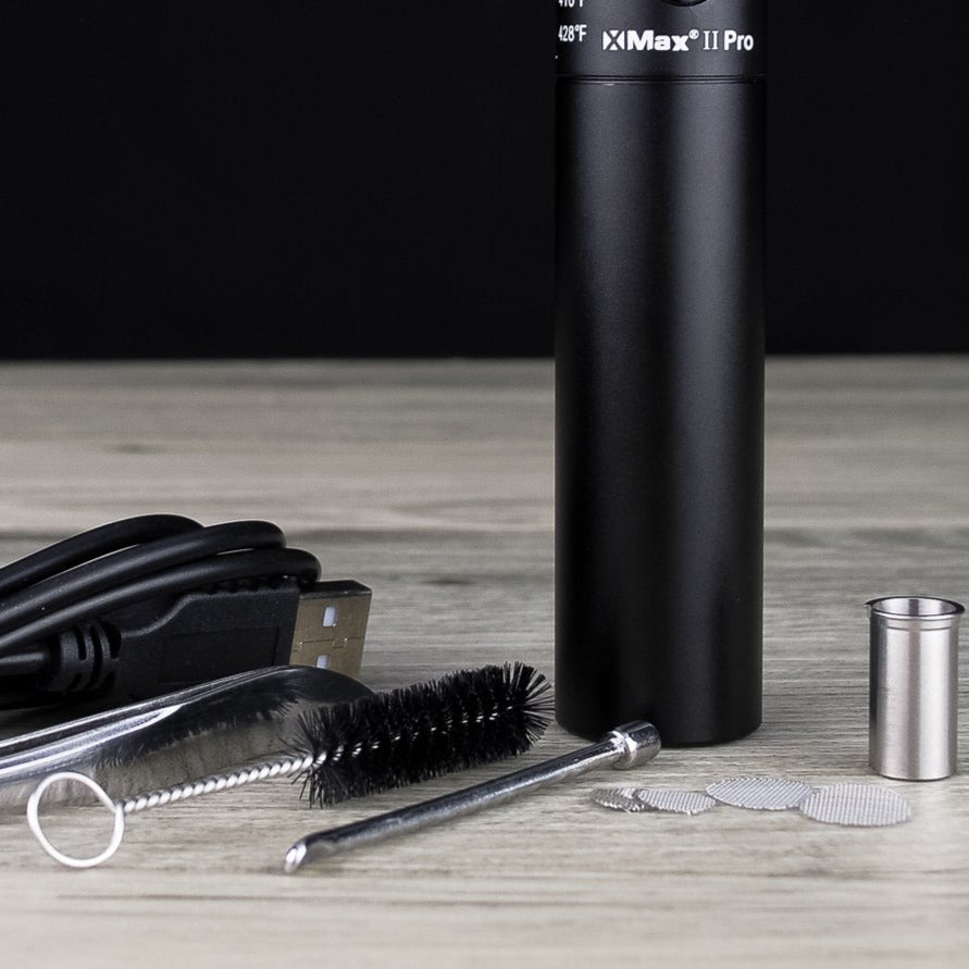 X Max 2 Pro portable vaporizer and accessories