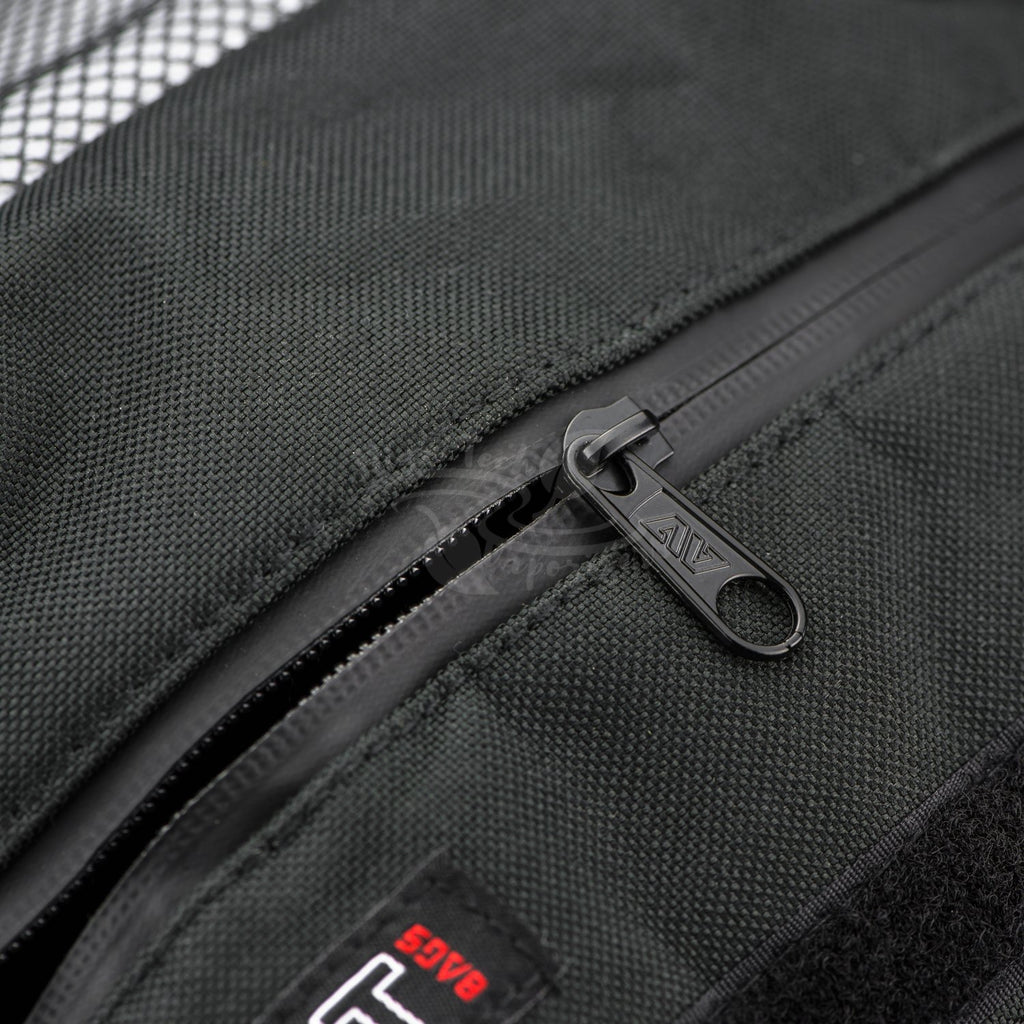 avert travel bag with carbon lining and physical barrier zip  