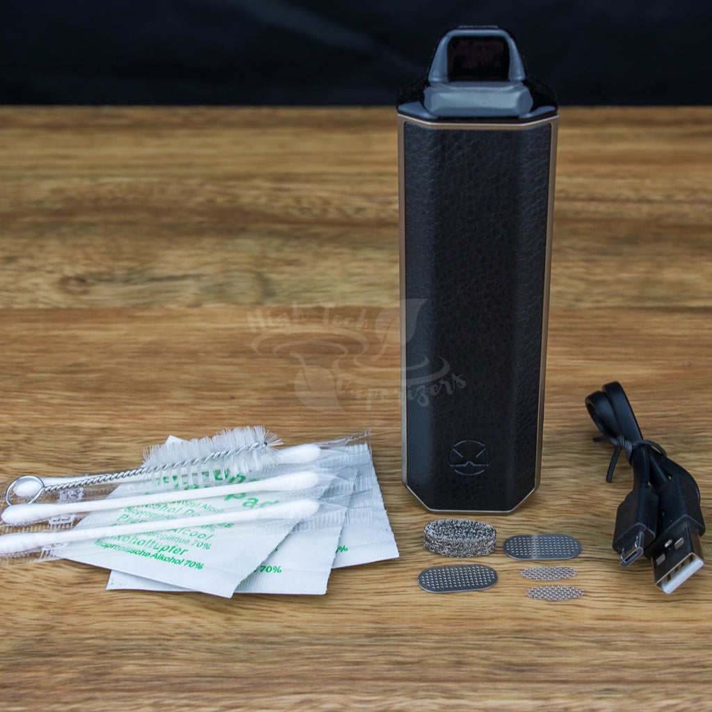 items that come with th XVAPE Aria vaporizer